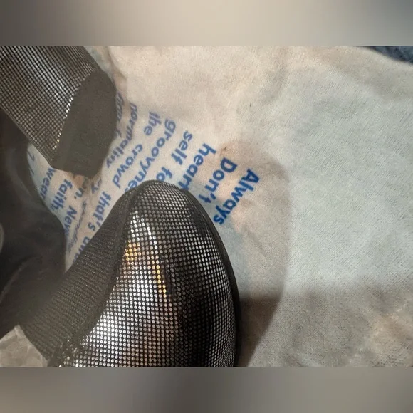 Preowned John Fluevog Prepare Guide Platform Mary Janes in Silver Size 9 - Picture 8 of 16